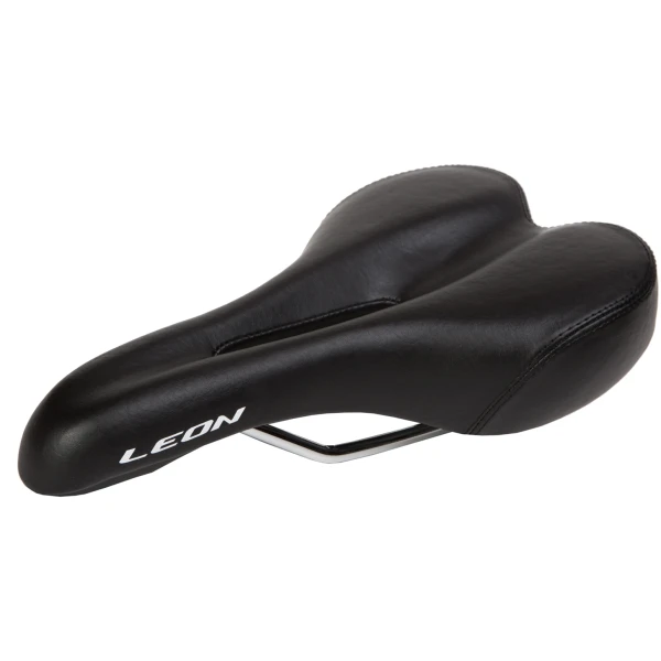 SAD-340-sedlo-s-otverstiem-270146-chernyiy-K-San-YBT-6556-c-logo-LEON-2318-1980x1360