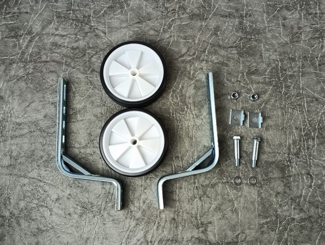 фото - Боковые колеса на велосипед 12″-20″ FSK-BH-204 белые с черным