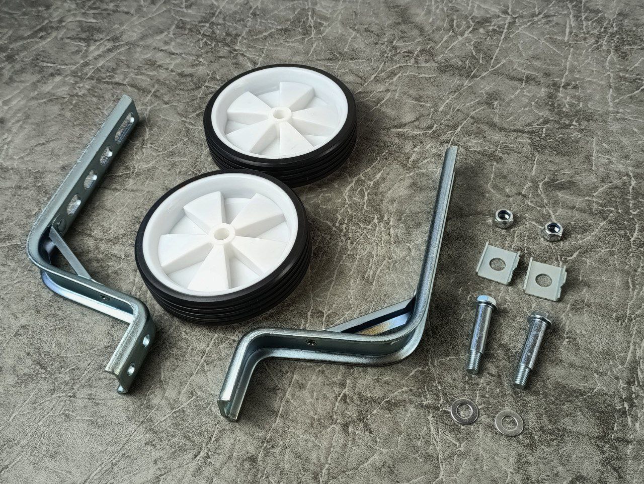 фото - Боковые колеса на велосипед 12″-20″ FSK-BH-204 белые с черным