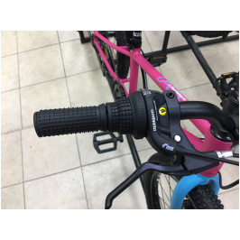 4192712754_w640_h640_4192712754[1]