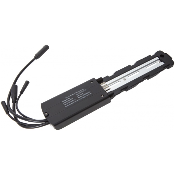 CNTR-030-kontroller-v-korpuse-bazyi-batarei-sinusoidnyiy-GP-48v-20A-vlagozaschischennyie-razyemyi-11358-1600x1200