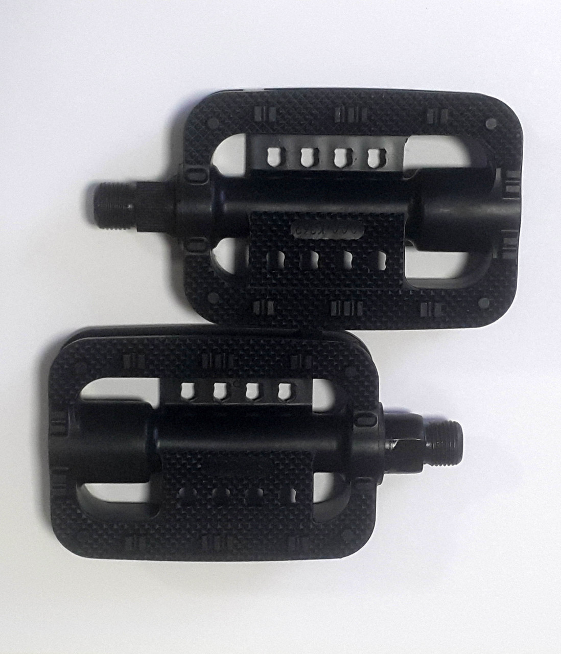 Фото Педали DN PS-300 пластик, 9/16 черный (PS-300-black)