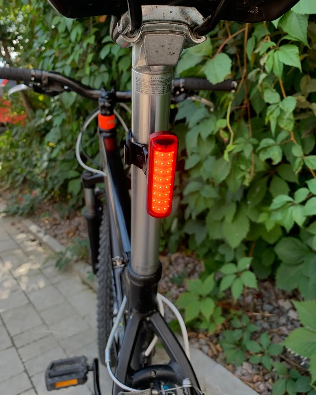 фото - Фара задня ProX T Zeta Cob Led 40 Lm 500 mAh USB, червона (A-O-B-P-0422)