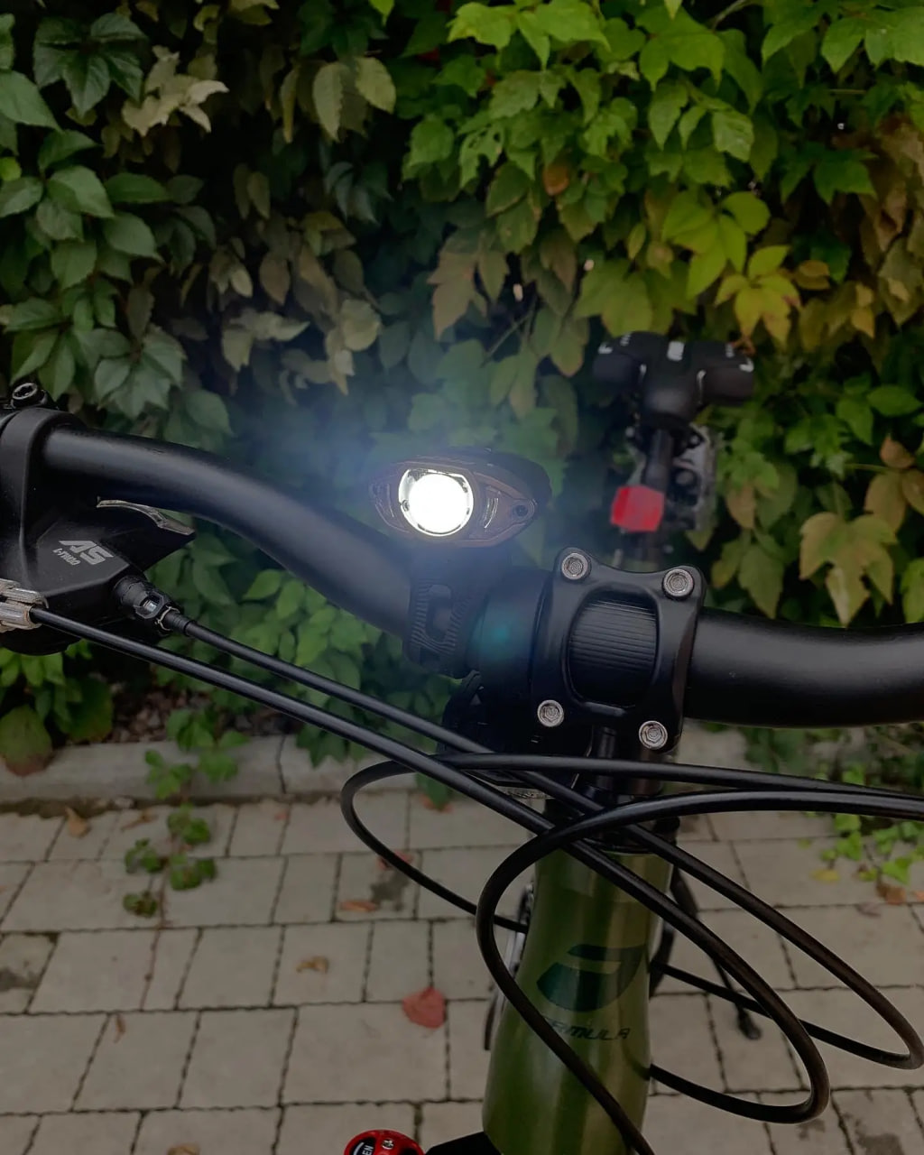 фото - Фара передня Prox LUPUS 1-LED USB (a-O-b-p-0218)