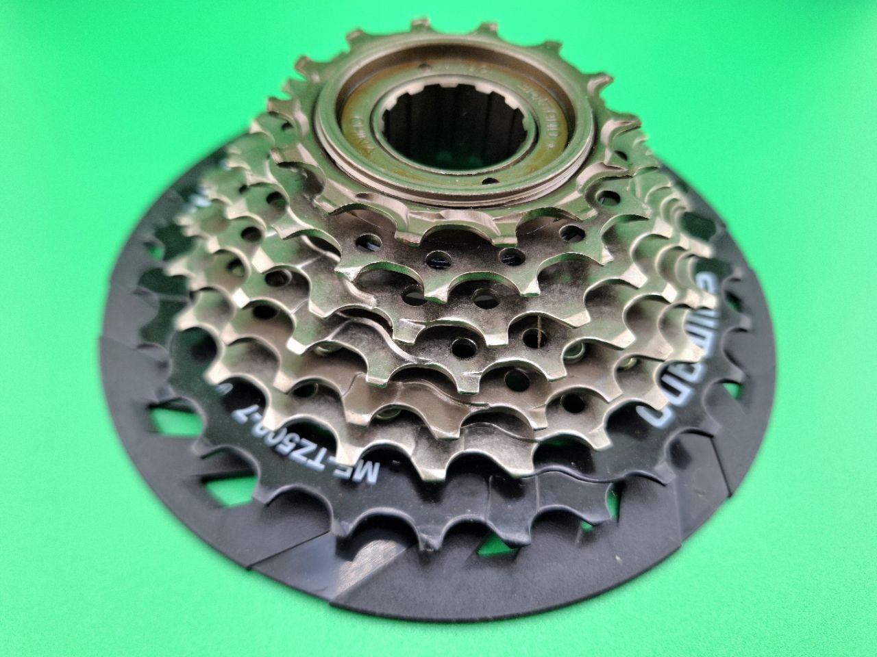 фото - Трещітка Shimano MF-TZ500 7sp 14-28 захист (MF-TZ500-7-CP)