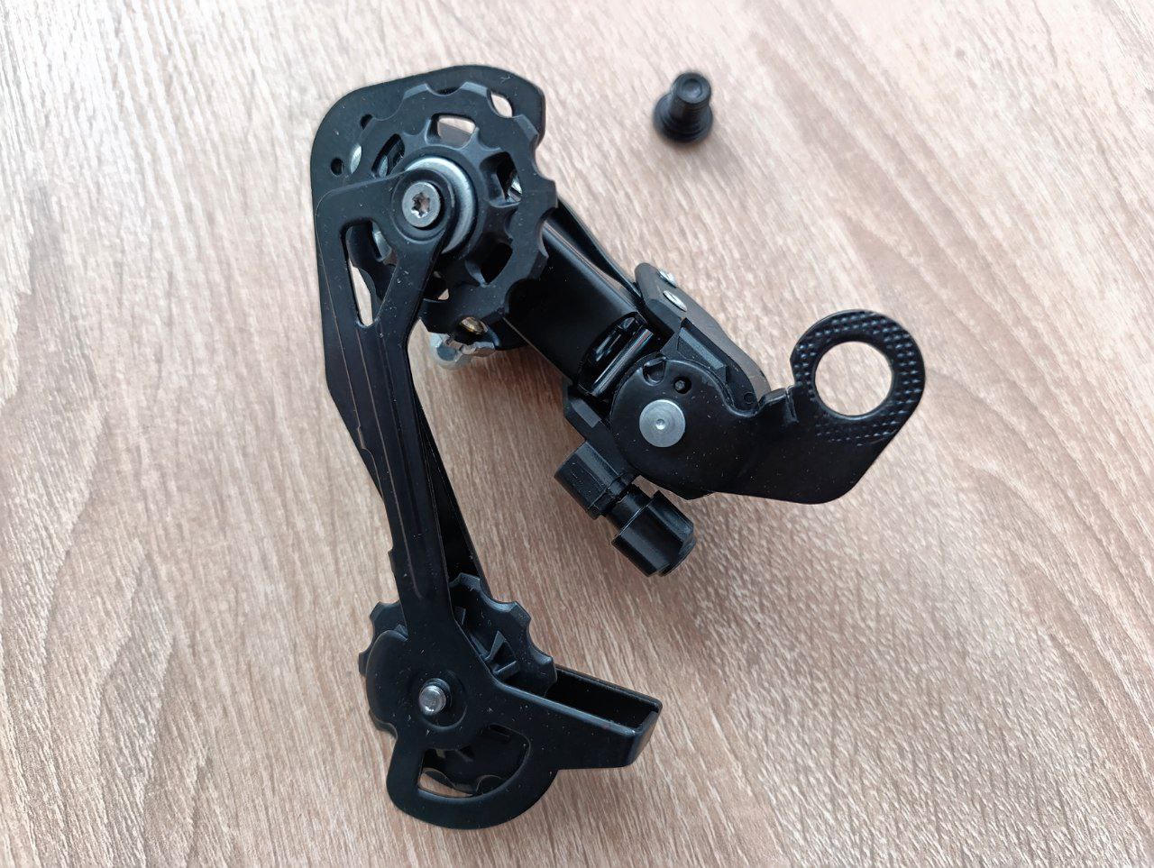 фото - Задній перемикач SUNRUN RD-HG27A під болт чорний